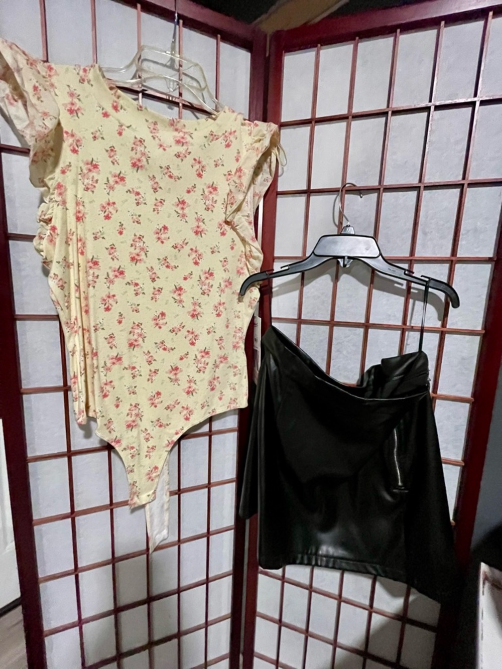 Juniors Lot - Floral Print Bodysuit + bonus skirt! ✨